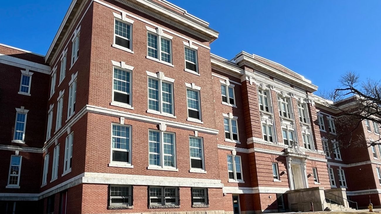 Collins Middle School Dual Language Bilingual Education